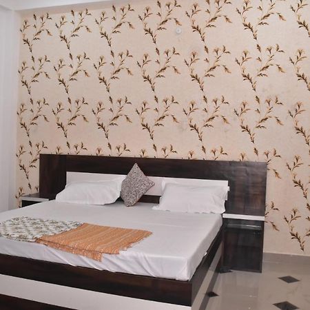 Shree Gorakhnath Guest House Ayodhya Экстерьер фото