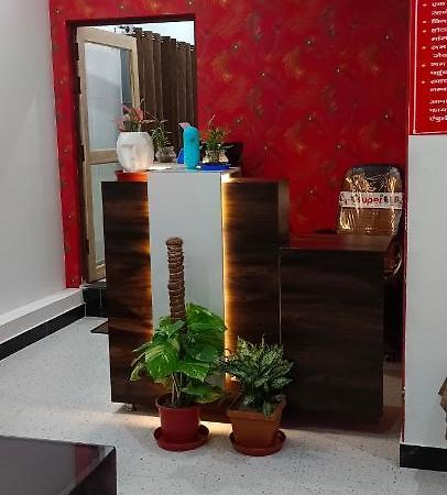 Shree Gorakhnath Guest House Ayodhya Экстерьер фото