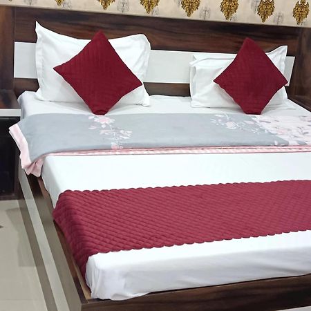 Shree Gorakhnath Guest House Ayodhya Экстерьер фото