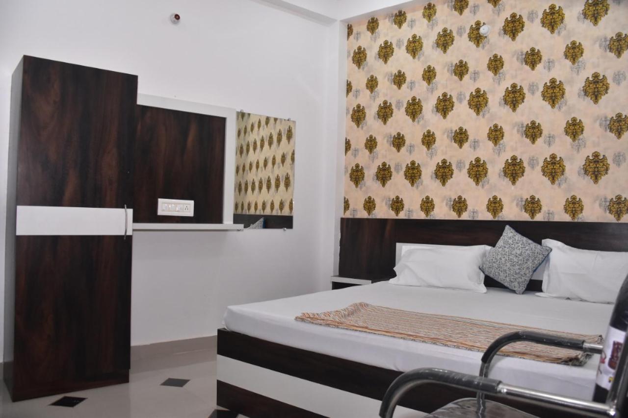 Shree Gorakhnath Guest House Ayodhya Экстерьер фото