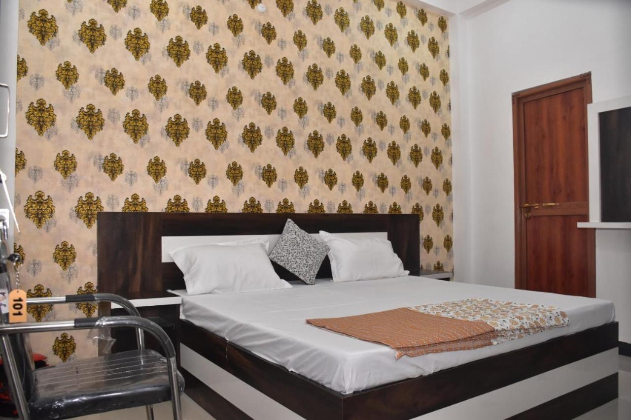 Shree Gorakhnath Guest House Ayodhya Экстерьер фото
