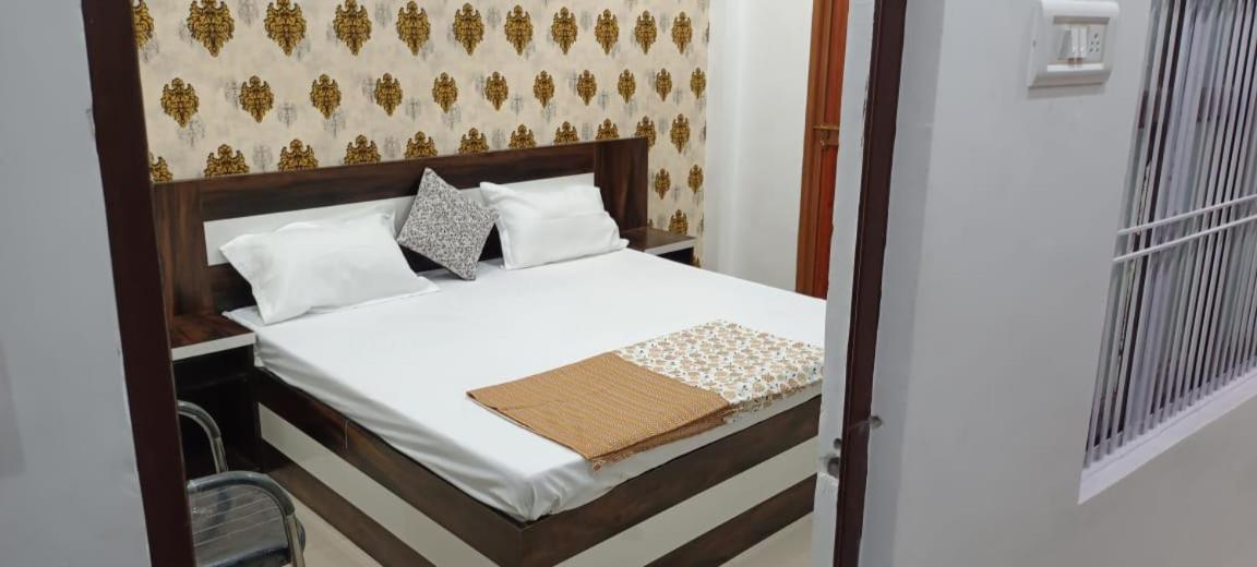 Shree Gorakhnath Guest House Ayodhya Экстерьер фото