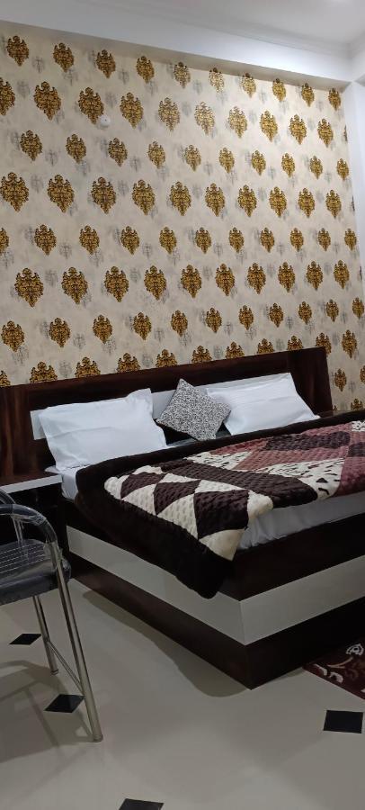 Shree Gorakhnath Guest House Ayodhya Экстерьер фото