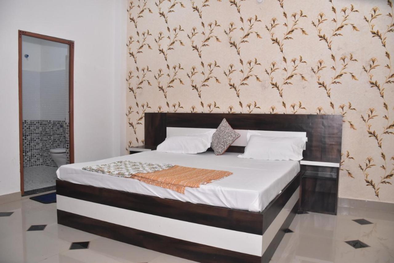Shree Gorakhnath Guest House Ayodhya Экстерьер фото