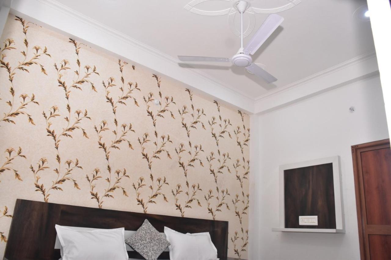 Shree Gorakhnath Guest House Ayodhya Экстерьер фото