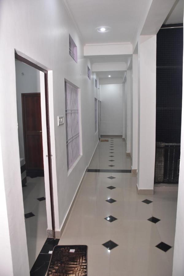 Shree Gorakhnath Guest House Ayodhya Экстерьер фото
