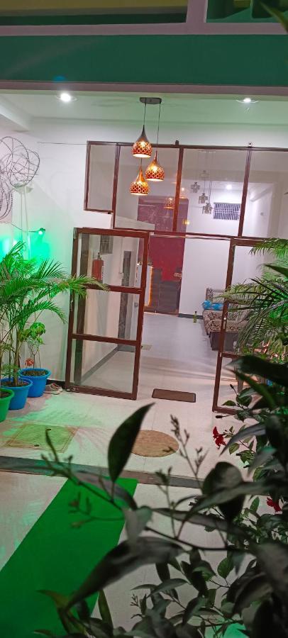 Shree Gorakhnath Guest House Ayodhya Экстерьер фото