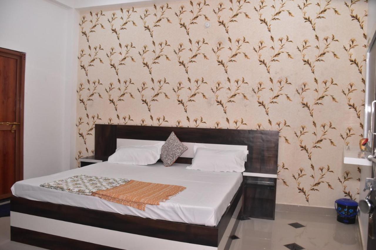 Shree Gorakhnath Guest House Ayodhya Экстерьер фото