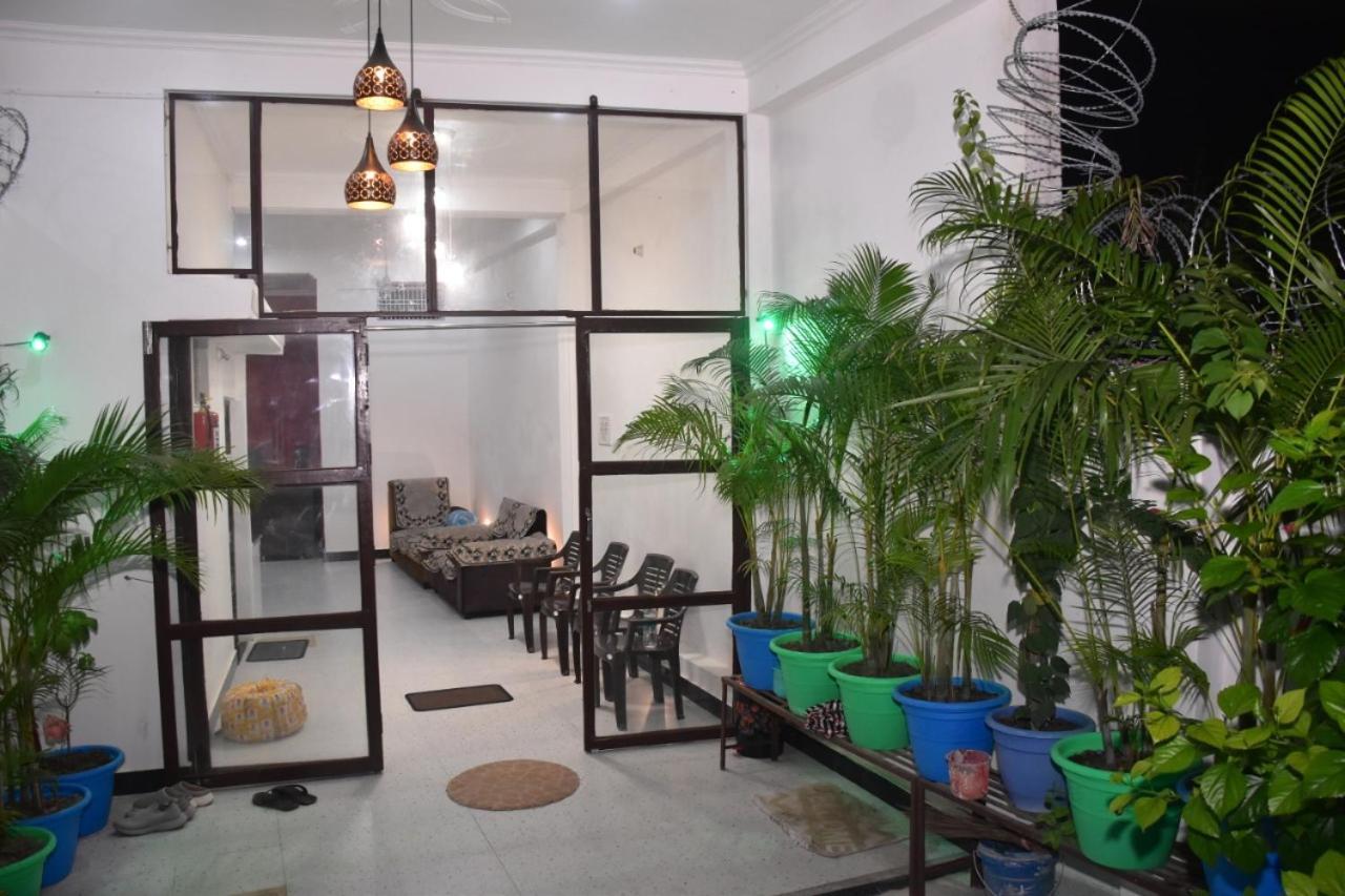 Shree Gorakhnath Guest House Ayodhya Экстерьер фото