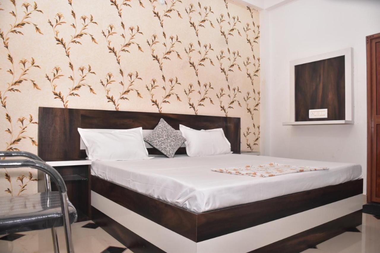 Shree Gorakhnath Guest House Ayodhya Экстерьер фото