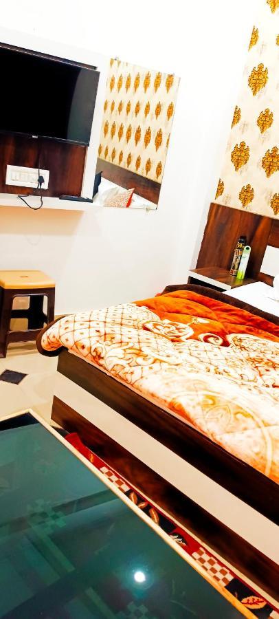 Shree Gorakhnath Guest House Ayodhya Экстерьер фото