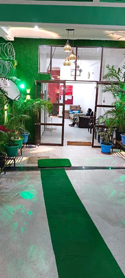Shree Gorakhnath Guest House Ayodhya Экстерьер фото