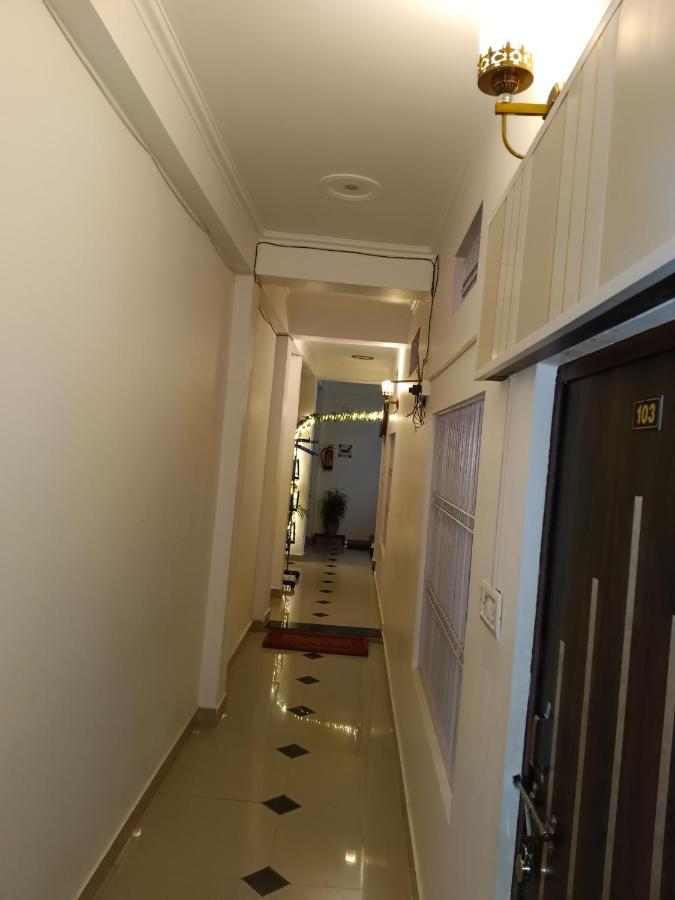 Shree Gorakhnath Guest House Ayodhya Экстерьер фото