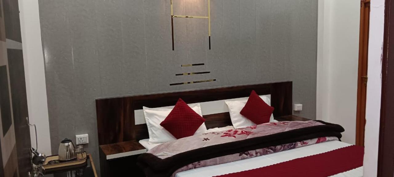 Shree Gorakhnath Guest House Ayodhya Экстерьер фото