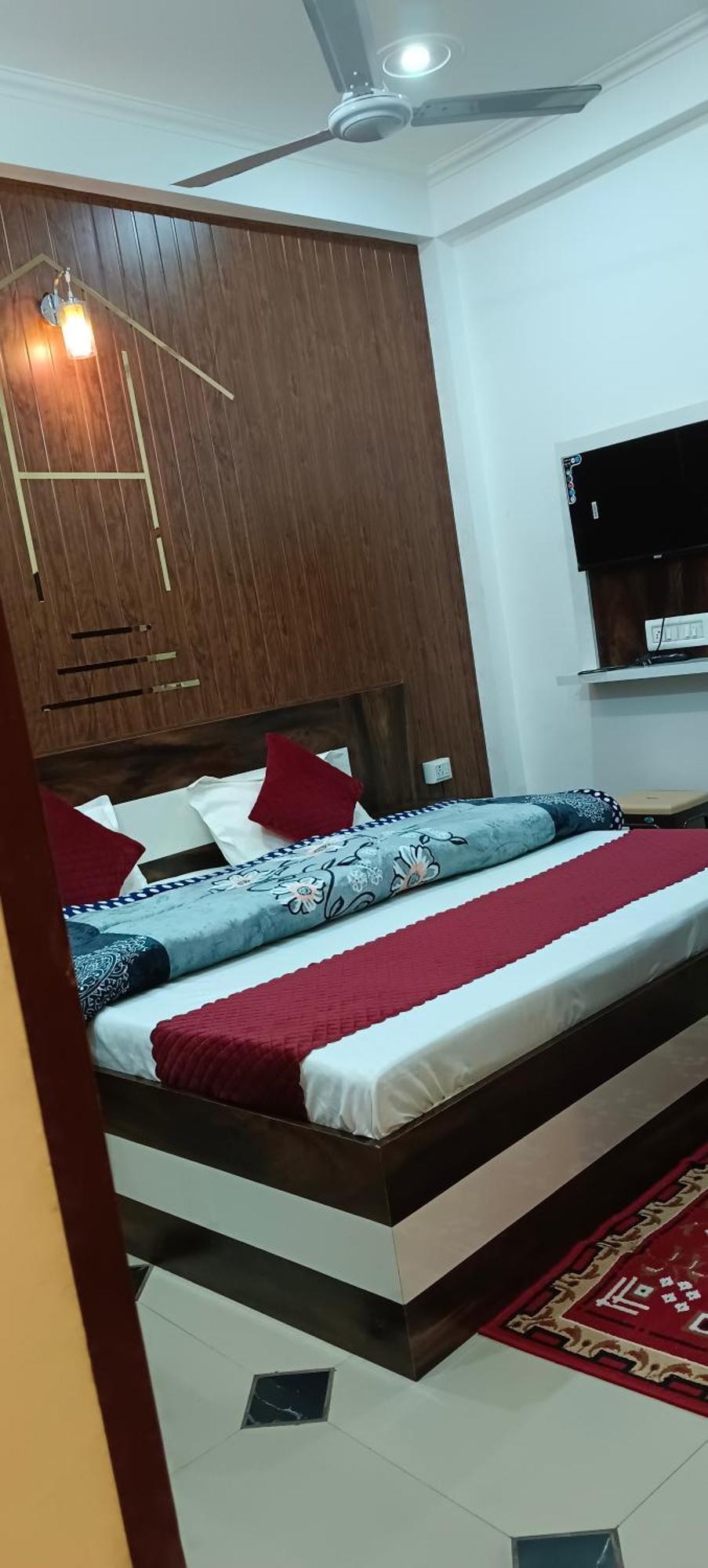 Shree Gorakhnath Guest House Ayodhya Экстерьер фото