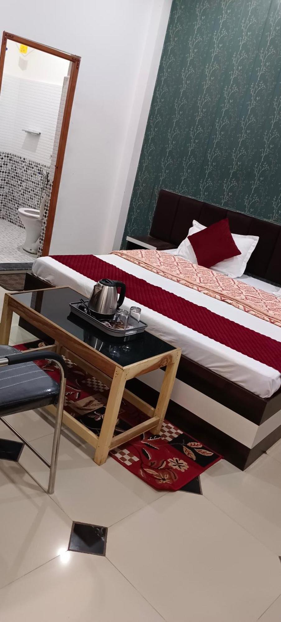 Shree Gorakhnath Guest House Ayodhya Экстерьер фото